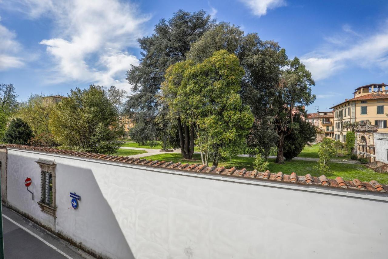 Antica Residenza Santa Chiara -City Center Hotel Lucca Exterior photo