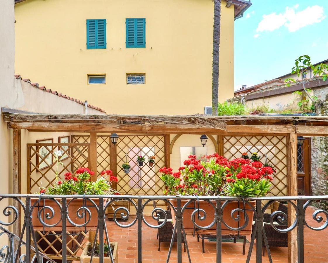 Antica Residenza Santa Chiara -City Center Hotel Lucca Exterior photo